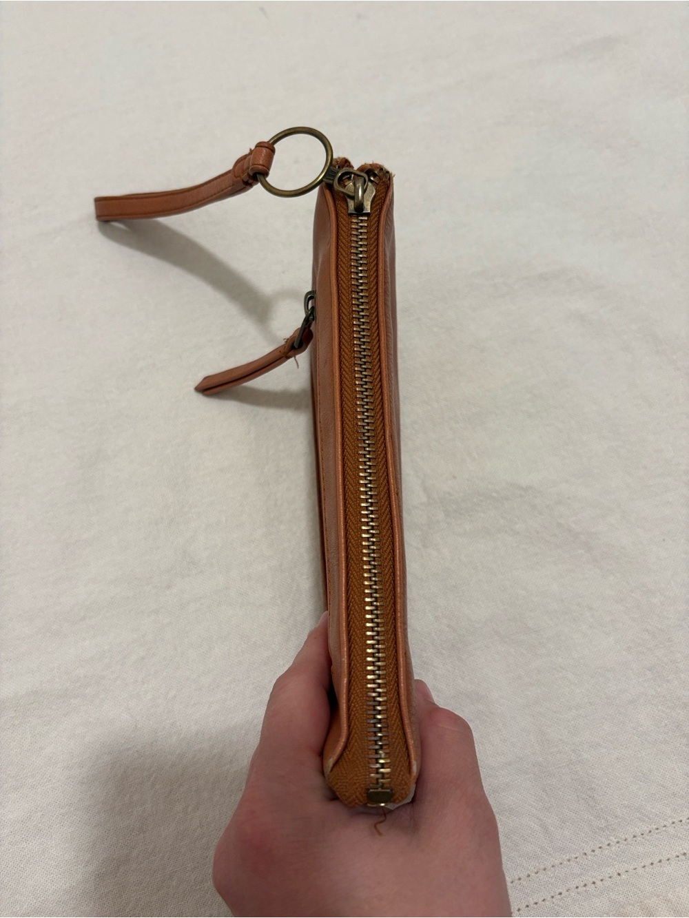 Universal Thread Wallet - Picture 5 of 14